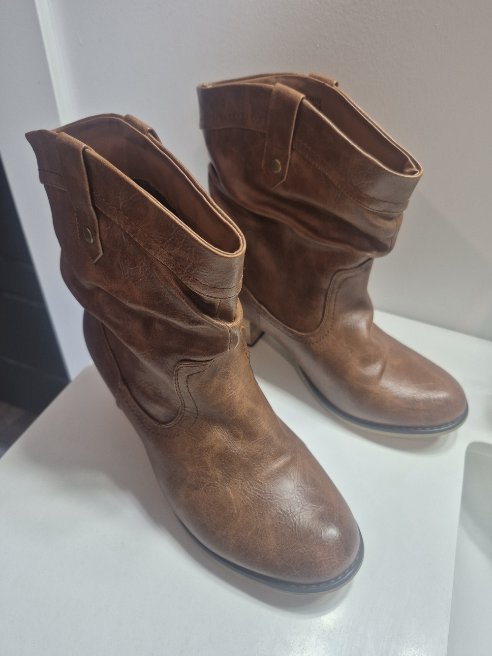 Denver Hayes Rustic Brown Slouchy Ankle Boots